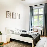 Apartamento Beautiful For 8 People In Cracow's Heart *
