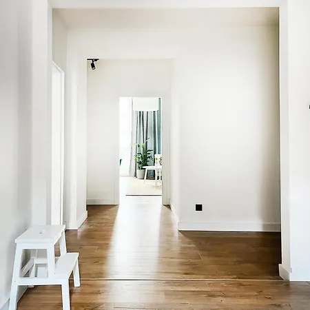 Beautiful For 8 People In Cracow's Heart アパート